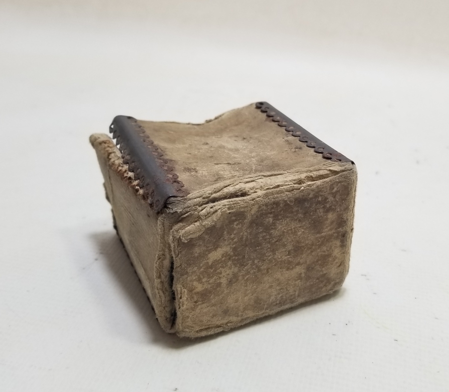 DERİ KUTUSUNDA OSMANLI DÖNEMİ NADİR HACAMAT