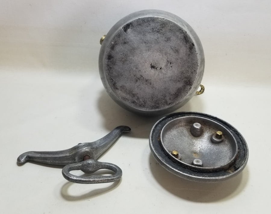 ANTİKA İLK YAPILAN DÜDÜKLÜ TENCERE