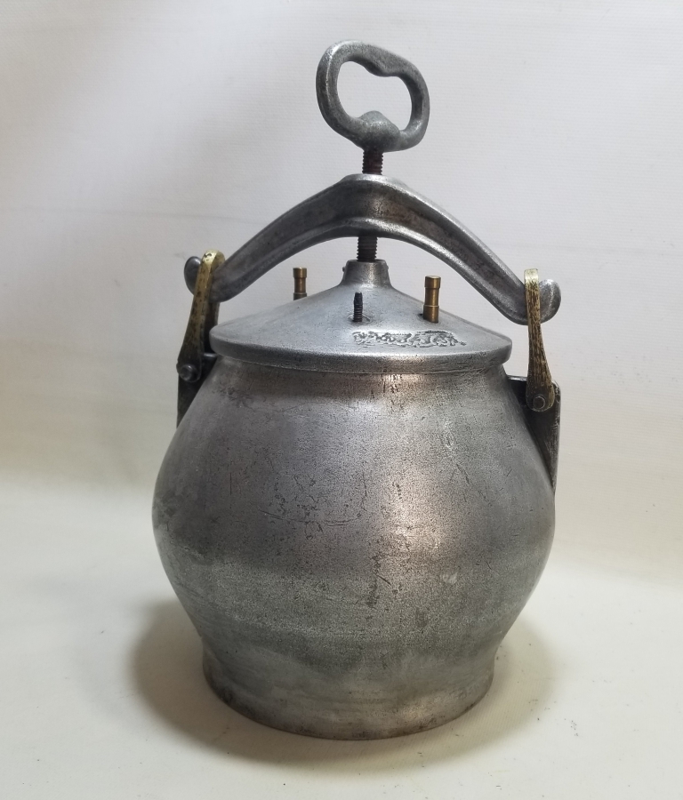 ANTİKA İLK YAPILAN DÜDÜKLÜ TENCERE