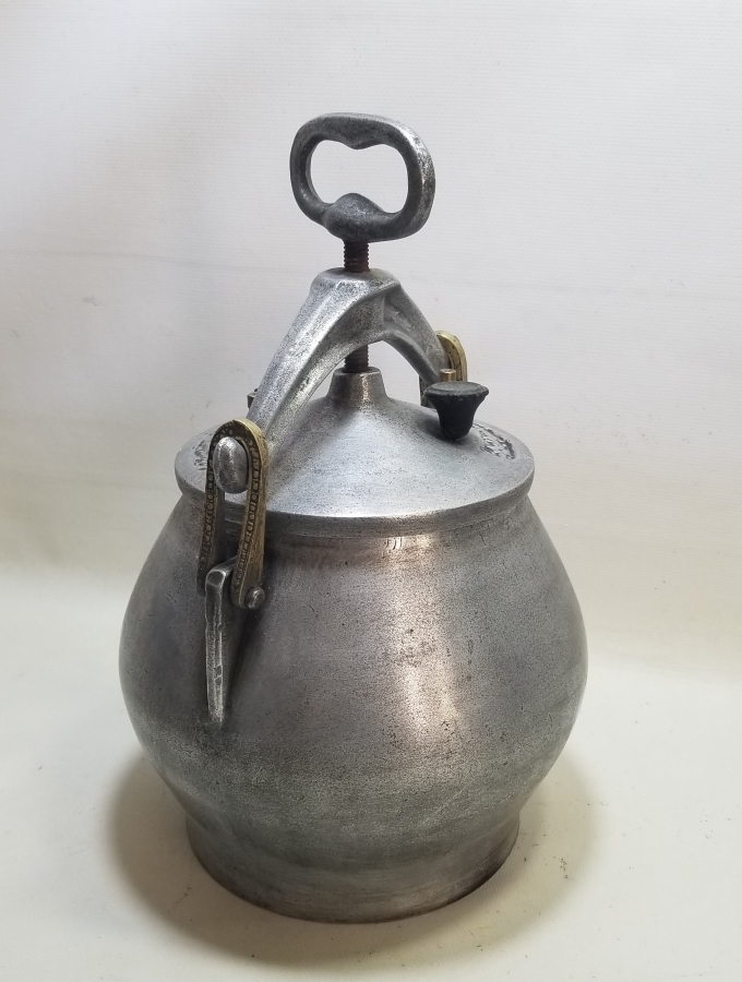 ANTİKA İLK YAPILAN DÜDÜKLÜ TENCERE