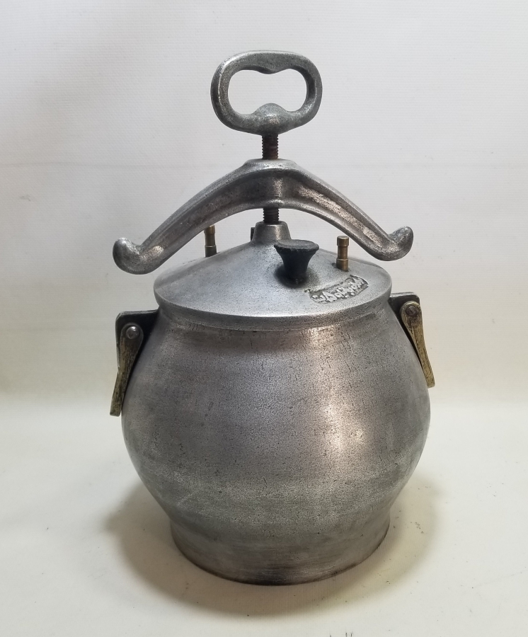 ANTİKA İLK YAPILAN DÜDÜKLÜ TENCERE