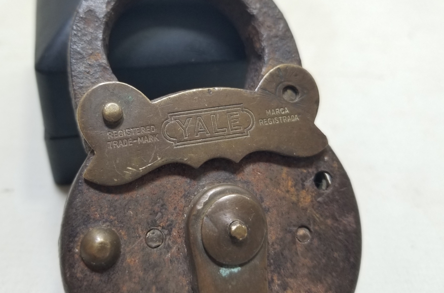 YALE MARKA ANTİKA KİLİT