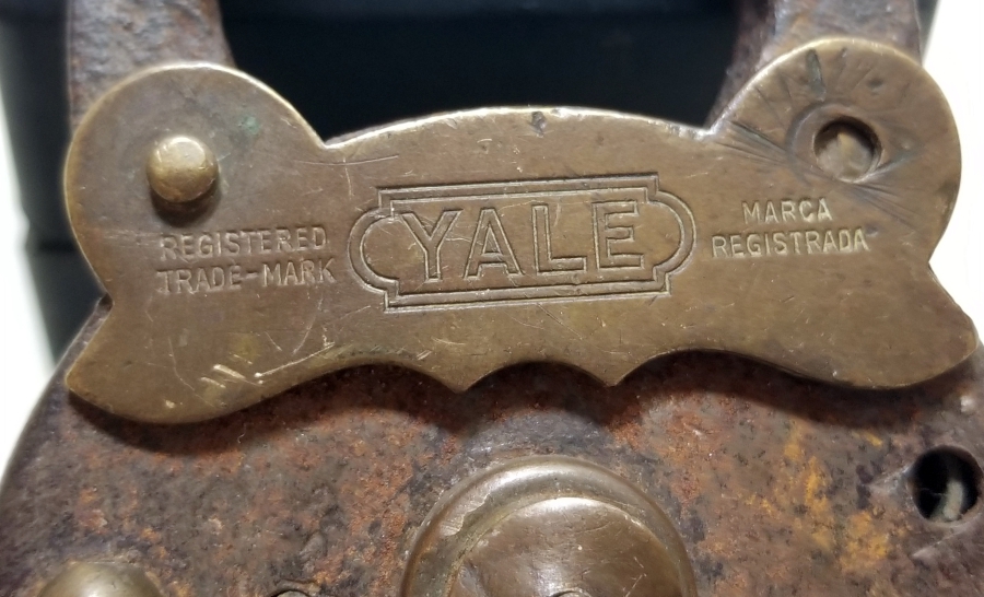 YALE MARKA ANTİKA KİLİT