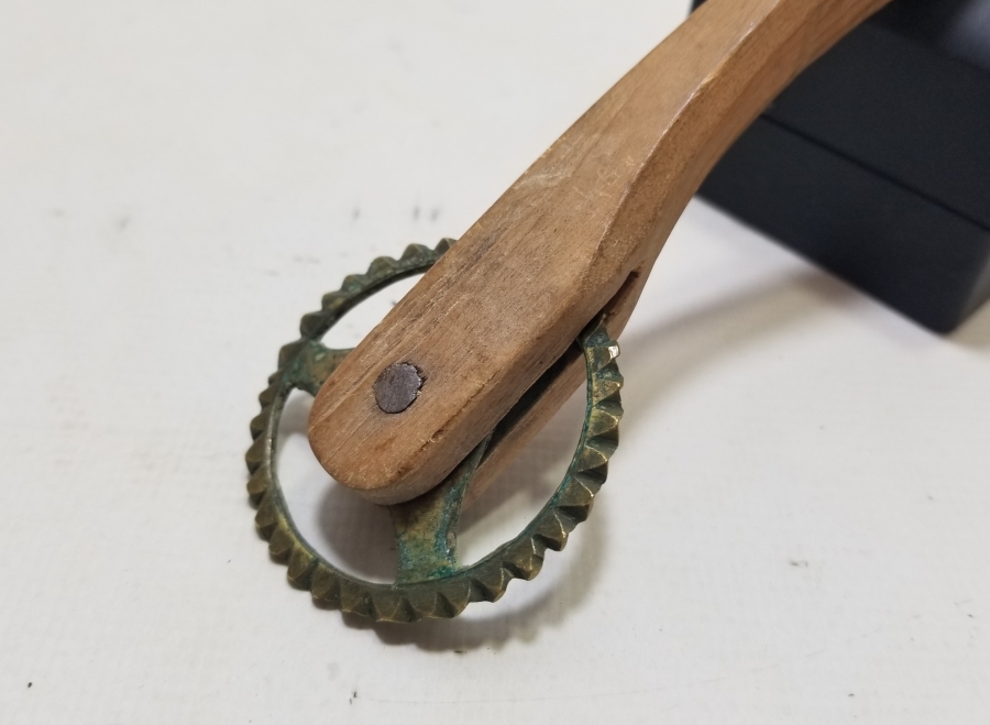 OSMANLI DÖNEMİ EL YAPIMI HAMUR KESME ALETİ