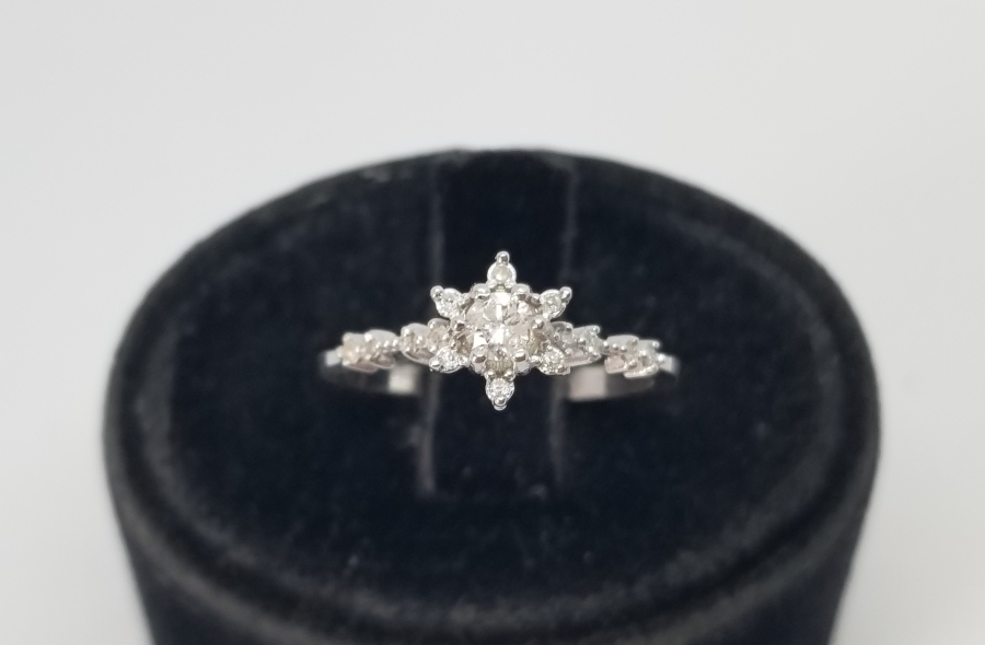 YILDIZ FORMLU PIRLANTA TAŞLI TEKTAŞ YÜZÜK