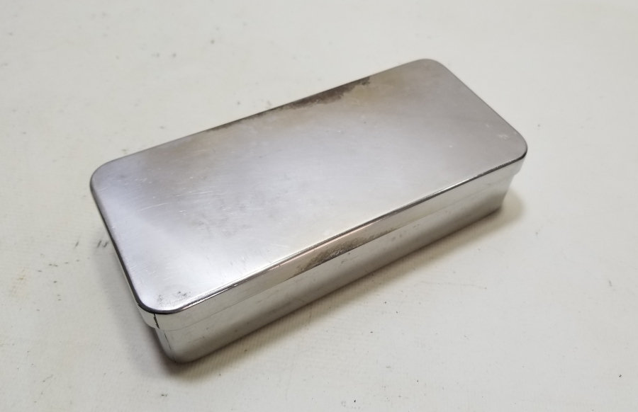 ORİJİNAL KUTUSUNDA İLAÇLARIYLA ANTİKA CAM ENJEKTÖR