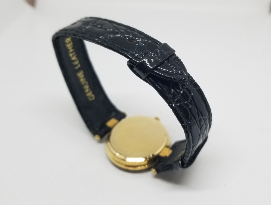 ALTIN KAPLAMA PİLLİ VE TAKVİMLİ ANTİKA KOL SAATİ