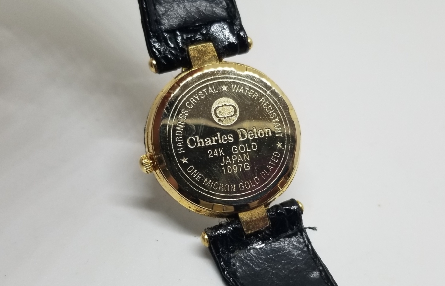 ALTIN KAPLAMA PİLLİ VE TAKVİMLİ ANTİKA KOL SAATİ