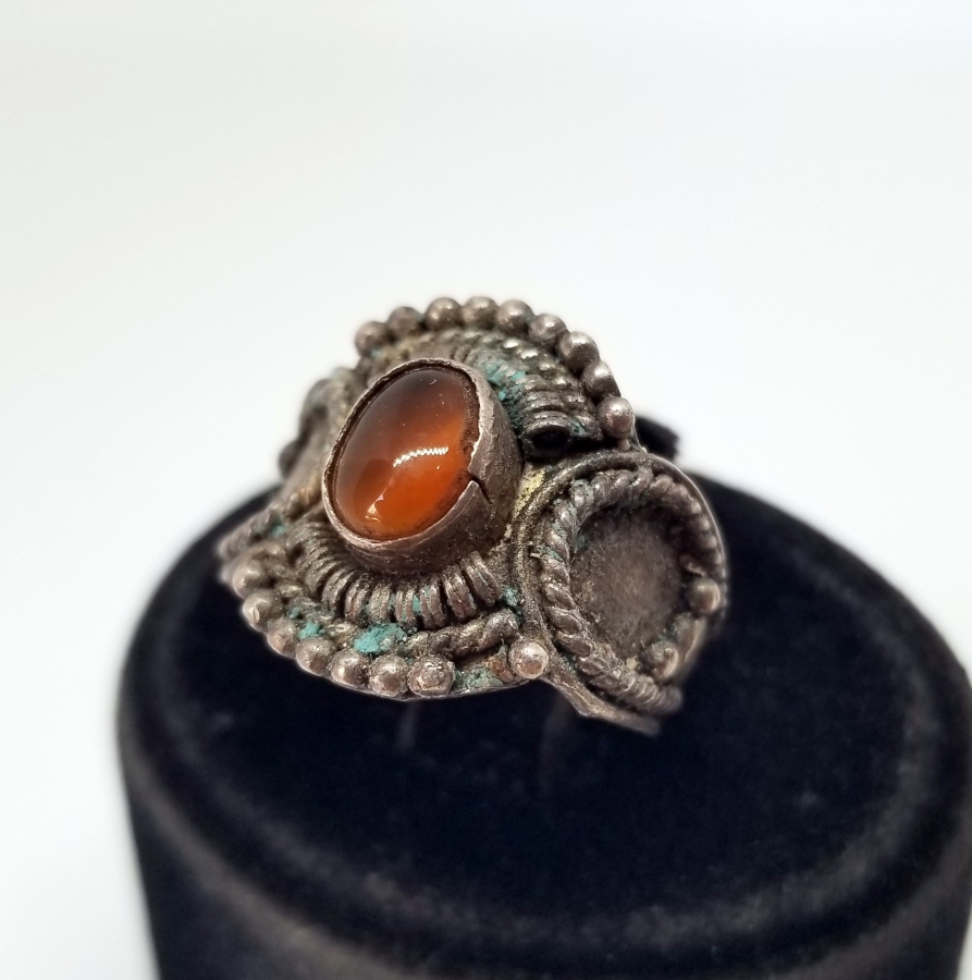 ÜZERİ AKİK TAŞLI VE GÜHERZE İŞÇİLİKLİ OSMANLI DÖNEMİ YÜZÜK