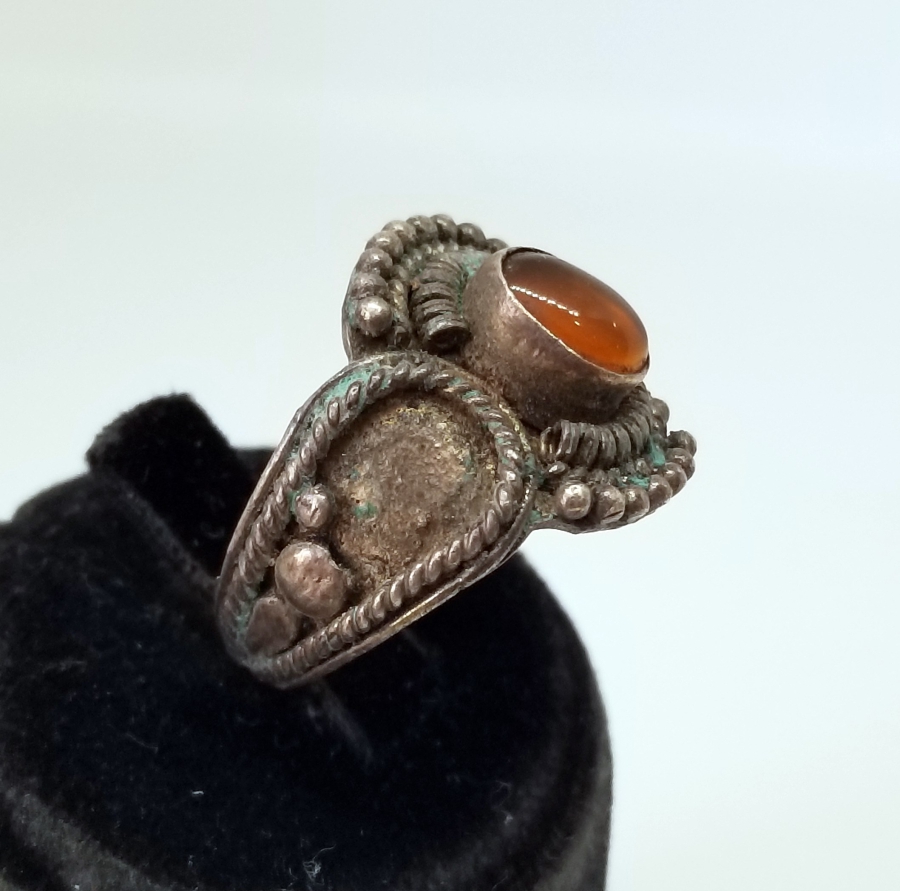 ÜZERİ AKİK TAŞLI VE GÜHERZE İŞÇİLİKLİ OSMANLI DÖNEMİ YÜZÜK