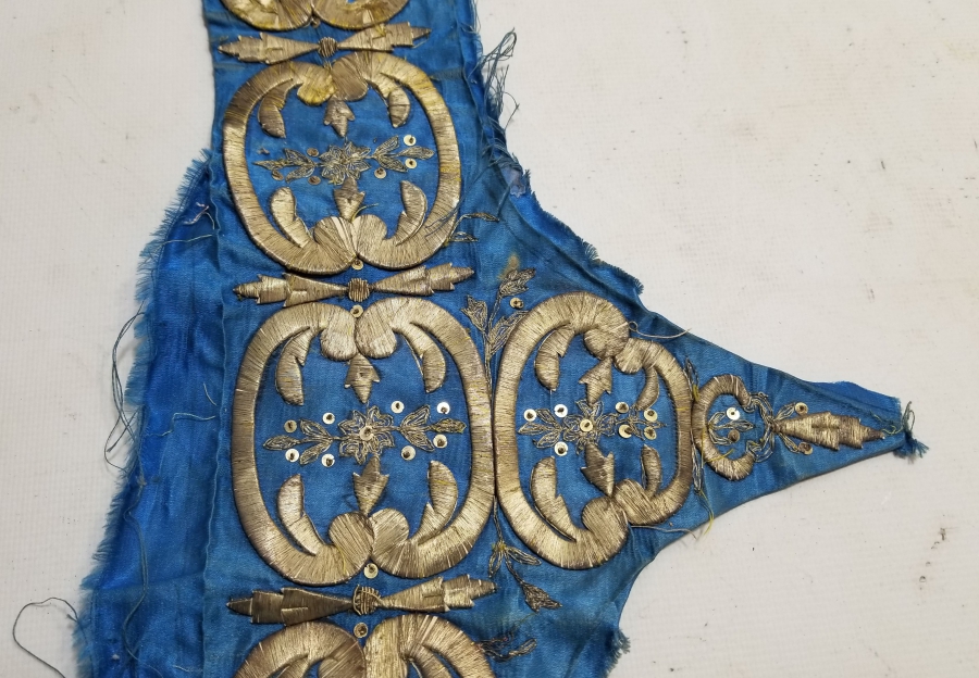 ALTIN SIRMA İŞÇİLİKLİ OSMANLI DÖNEMİ KIYAFET PARÇASI