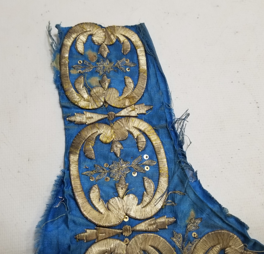 ALTIN SIRMA İŞÇİLİKLİ OSMANLI DÖNEMİ KIYAFET PARÇASI