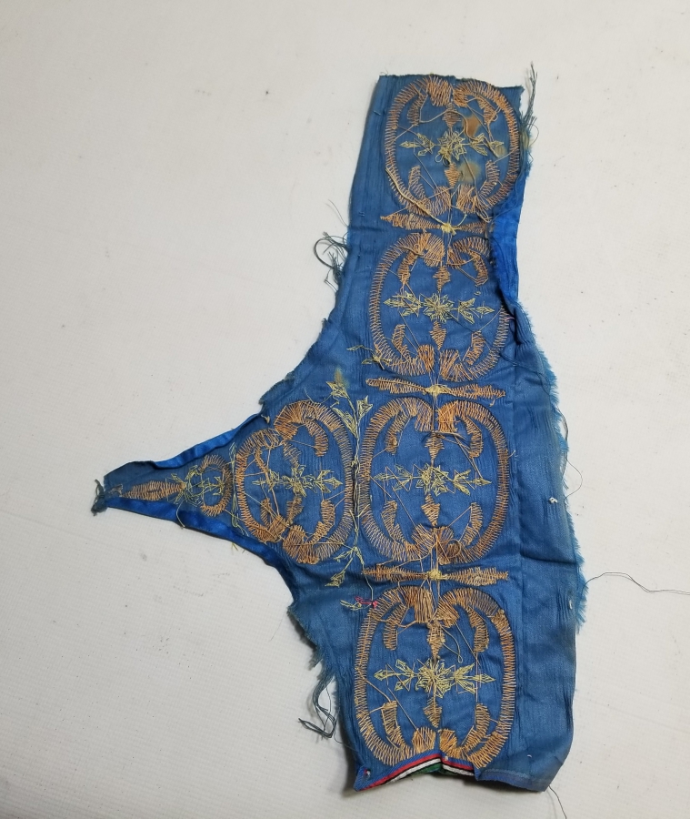 ALTIN SIRMA İŞÇİLİKLİ OSMANLI DÖNEMİ KIYAFET PARÇASI