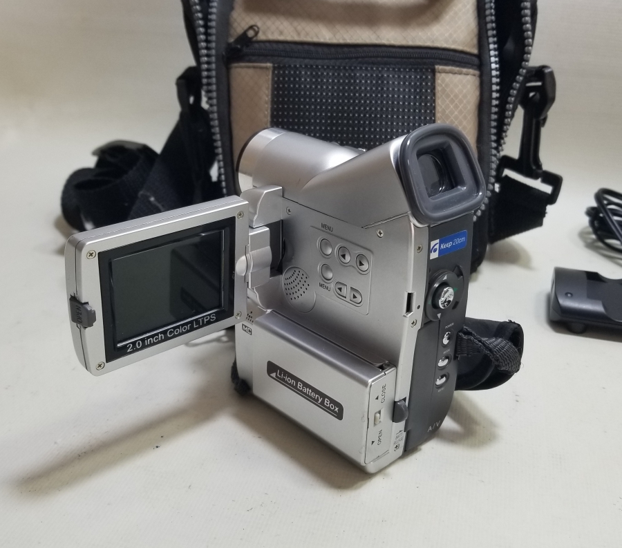 ORİJİNAL ÇANTASINDA CANON KAMERA