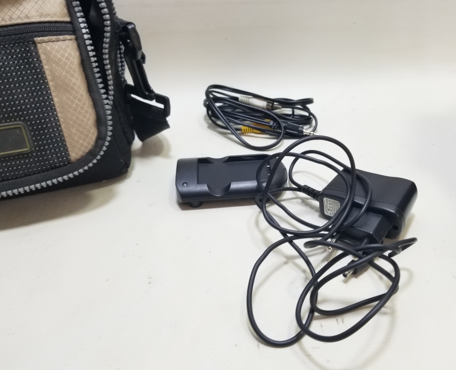 ORİJİNAL ÇANTASINDA CANON KAMERA