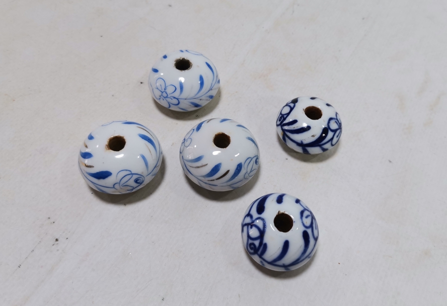 ÜZERLERİ İŞLEMELİ OSMANLI DÖNEMİ PORSELEN ÇEKMECE KULPLARI LOTU