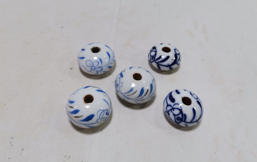 ÜZERLERİ İŞLEMELİ OSMANLI DÖNEMİ PORSELEN ÇEKMECE KULPLARI LOTU