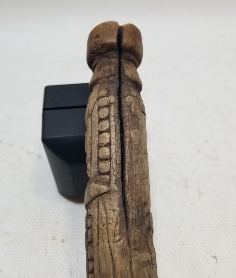 ÜZERİNDE GEYİK, ÇAKAL VE TAVŞAN GİBİ HAYVAN FİGÜRLERİ BULUNAN OSMANLI DÖNEMİ NADİR ŞAMANİK TEF TOKMAĞI