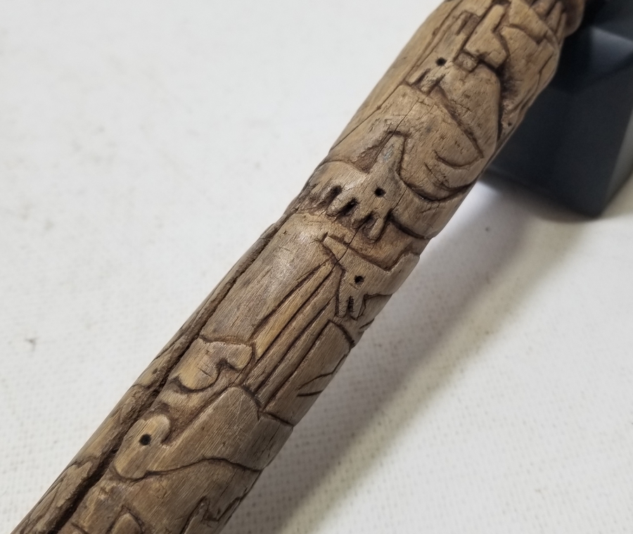 ÜZERİNDE GEYİK, ÇAKAL VE TAVŞAN GİBİ HAYVAN FİGÜRLERİ BULUNAN OSMANLI DÖNEMİ NADİR ŞAMANİK TEF TOKMAĞI