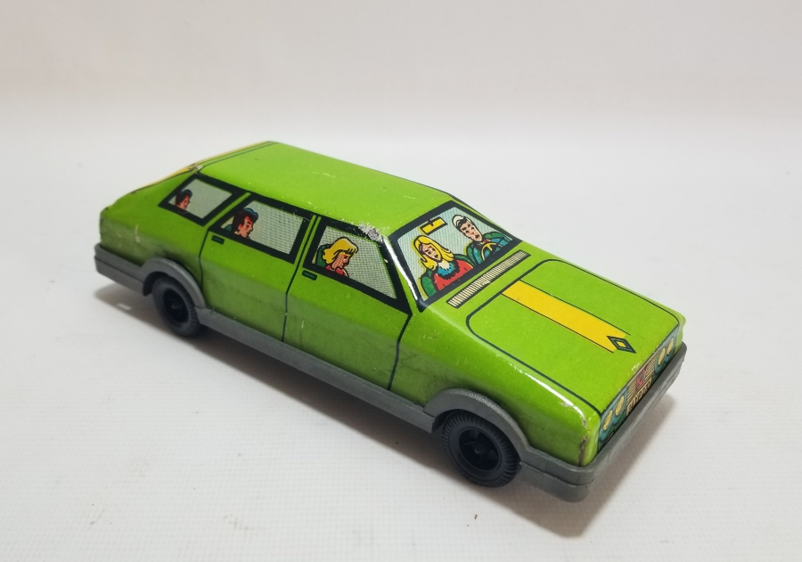 NADİR RENKTE GÜREL MARKA YERLİ YAPIM ANTİKA OYUNCAK ARABA