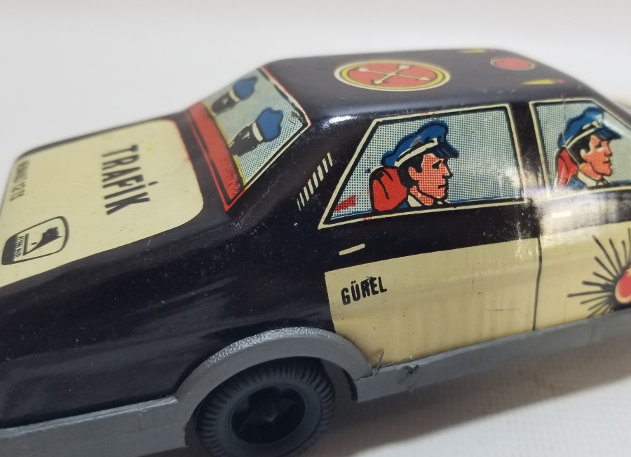 GÜREL MARKA ANTİKA OYUNCAK POLİS ARABASI