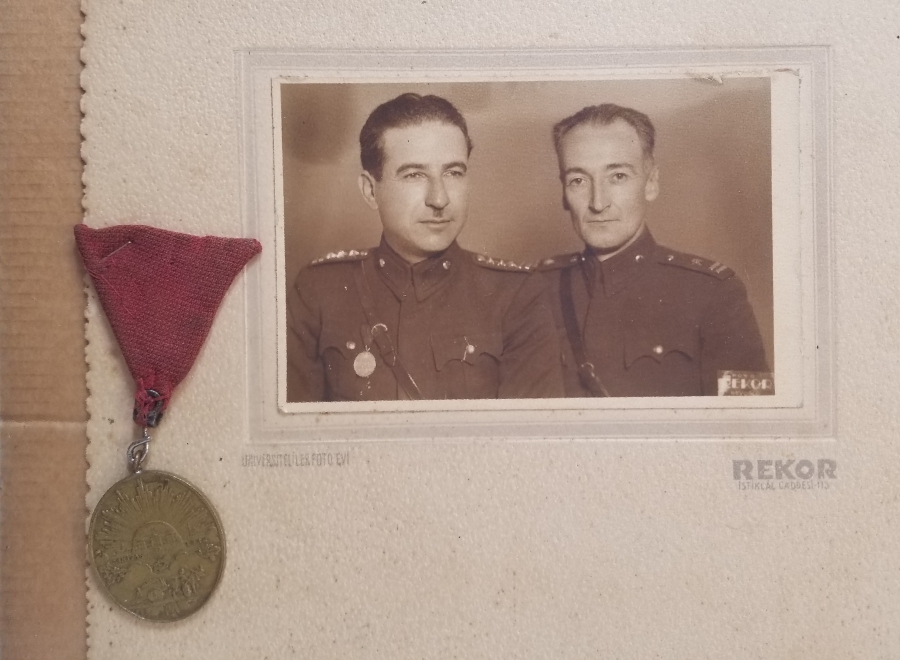 ORİJİNAL İSTİKLAL MADALYASI VE MADALYALI SUBAYLAR FOTOĞRAFI