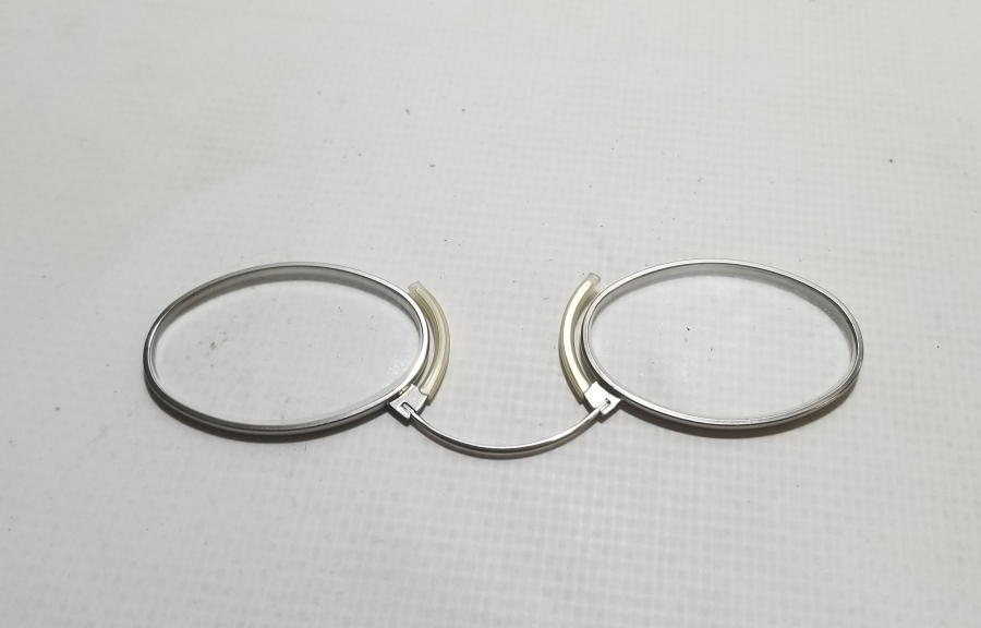 ORİJİNAL KABINDA BURUN ÜSTÜ GÖZLÜK