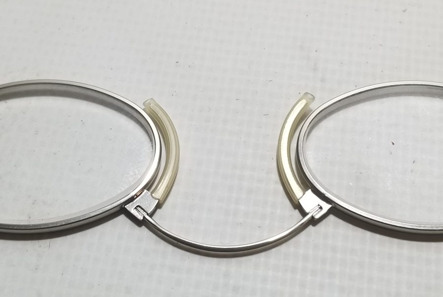 ORİJİNAL KABINDA BURUN ÜSTÜ GÖZLÜK