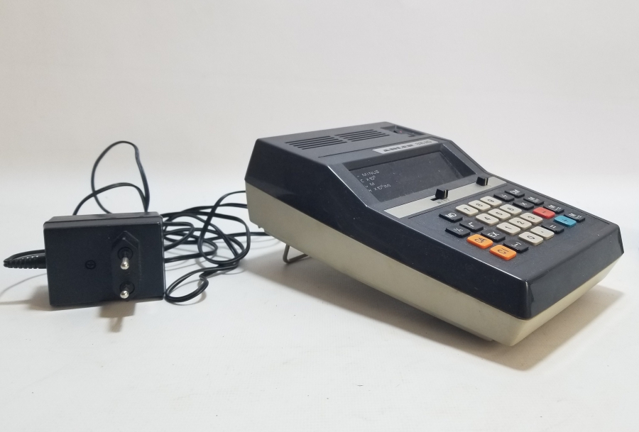 ANTİKA ELEKTRİKLİ HESAP MAKİNESİ