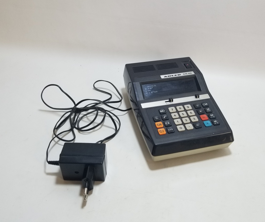 ANTİKA ELEKTRİKLİ HESAP MAKİNESİ