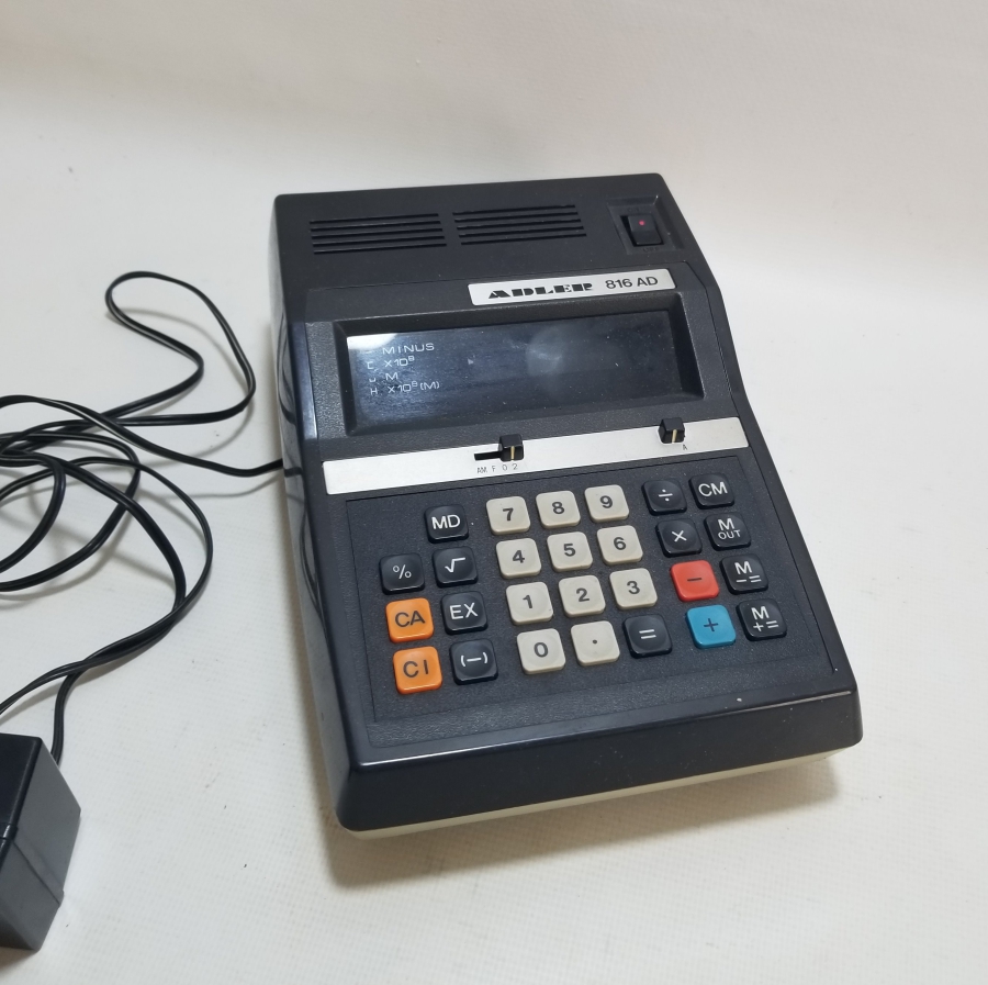 ANTİKA ELEKTRİKLİ HESAP MAKİNESİ