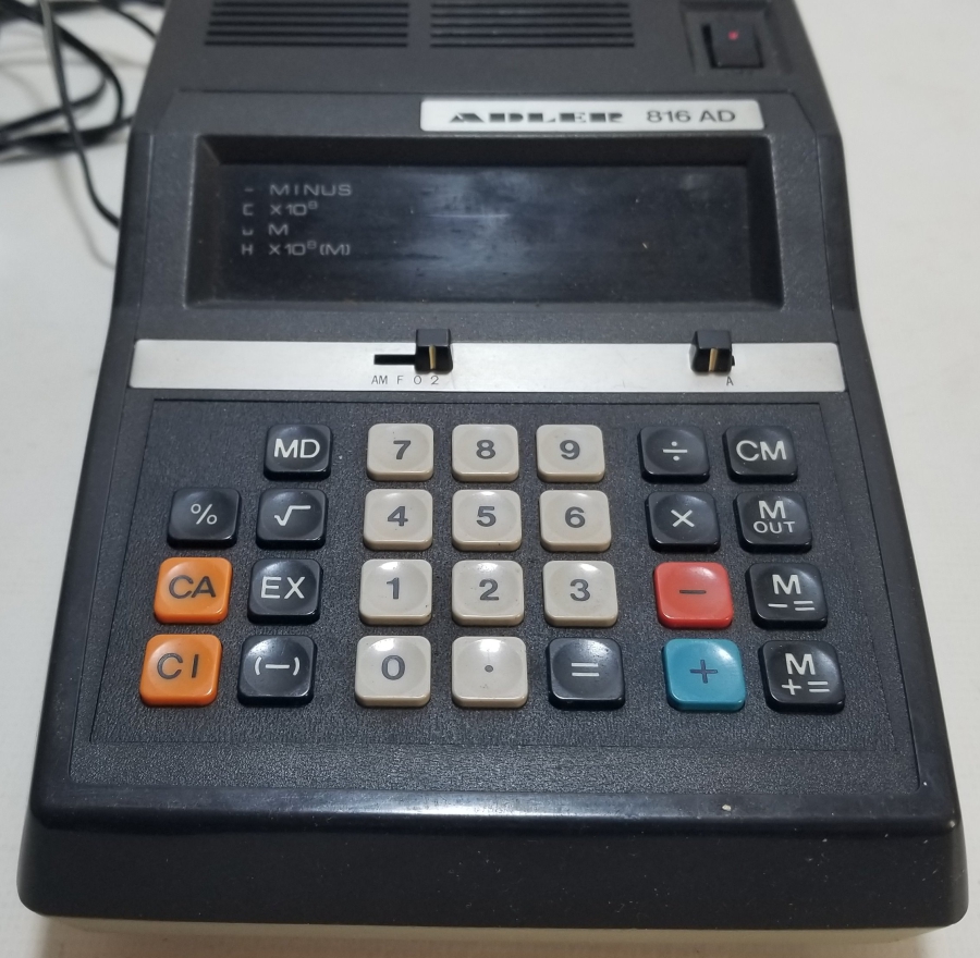 ANTİKA ELEKTRİKLİ HESAP MAKİNESİ