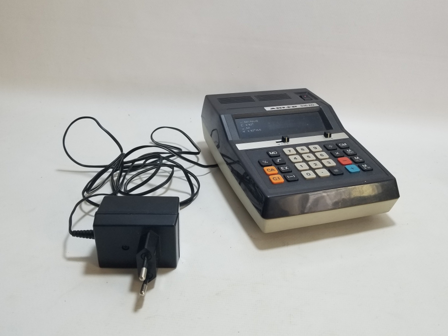 ANTİKA ELEKTRİKLİ HESAP MAKİNESİ