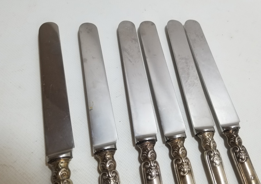 ÜZERİ İNSİYALLİ ANTİKA GÜMÜŞ KAPLAMA YEMEK BIÇAĞI TAKIMI