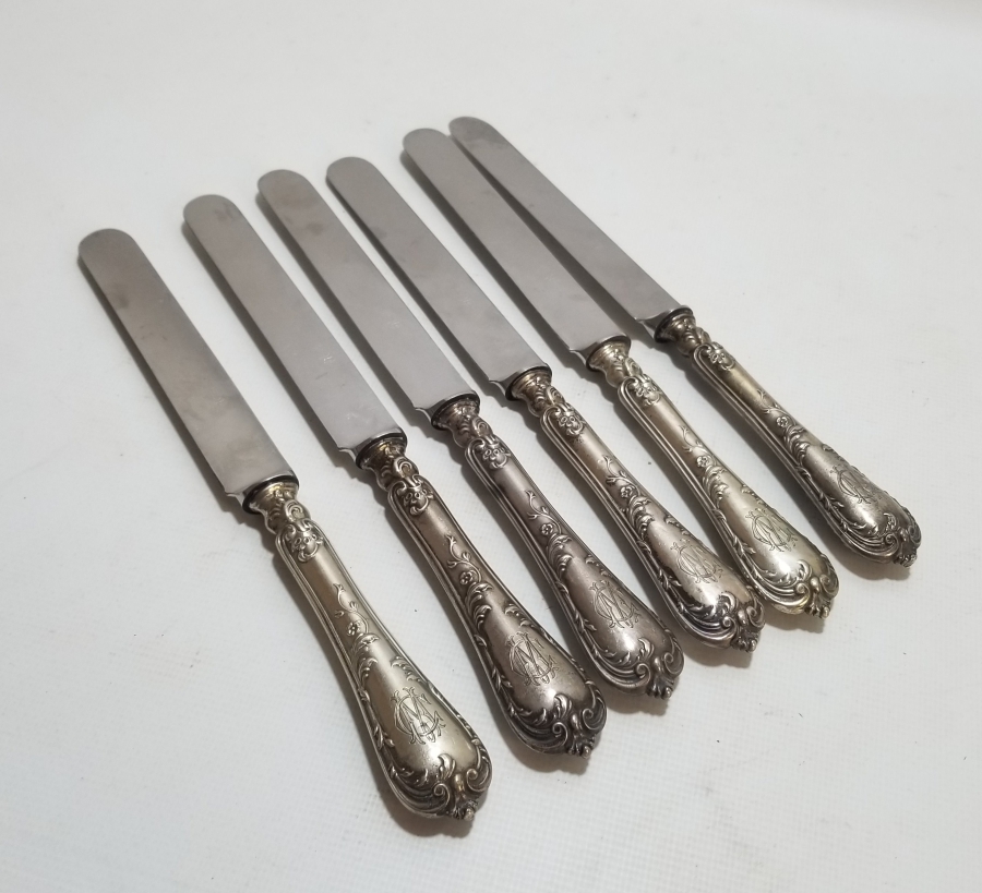 ÜZERİ İNSİYALLİ ANTİKA GÜMÜŞ KAPLAMA YEMEK BIÇAĞI TAKIMI