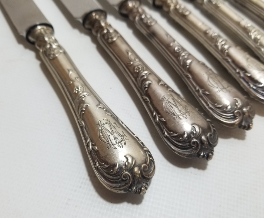 ÜZERİ İNSİYALLİ ANTİKA GÜMÜŞ KAPLAMA YEMEK BIÇAĞI TAKIMI