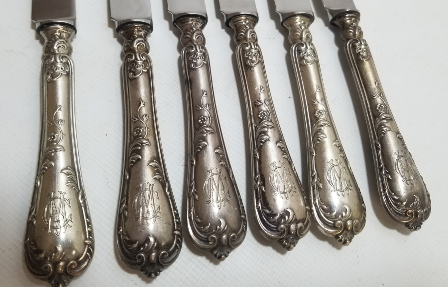 ÜZERİ İNSİYALLİ ANTİKA GÜMÜŞ KAPLAMA YEMEK BIÇAĞI TAKIMI