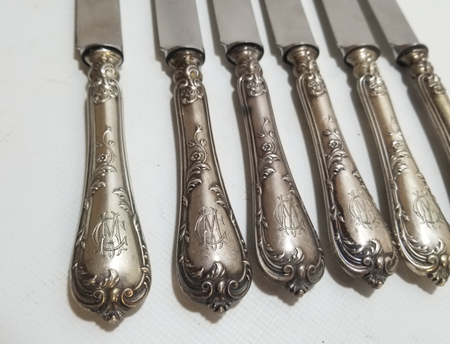 ÜZERİ İNSİYALLİ ANTİKA GÜMÜŞ KAPLAMA YEMEK BIÇAĞI TAKIMI