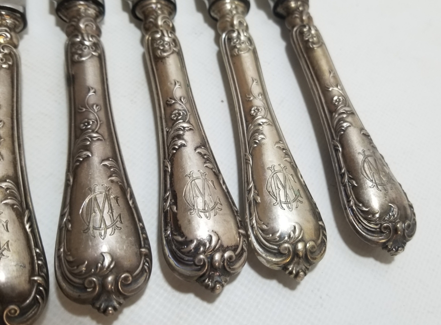 ÜZERİ İNSİYALLİ ANTİKA GÜMÜŞ KAPLAMA YEMEK BIÇAĞI TAKIMI