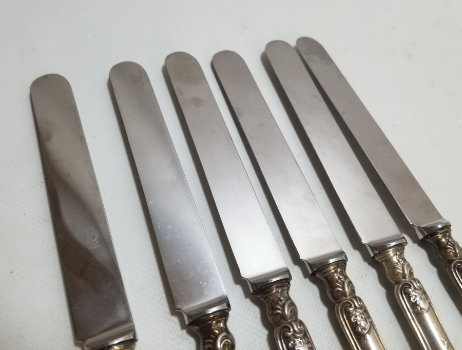 ÜZERİ İNSİYALLİ ANTİKA GÜMÜŞ KAPLAMA YEMEK BIÇAĞI TAKIMI