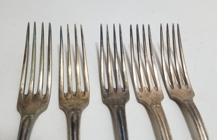 KABARTMA İŞÇİLİKLİ GÜMÜŞ KAPLAMA 5 ADET ANTİKA ÇATAL