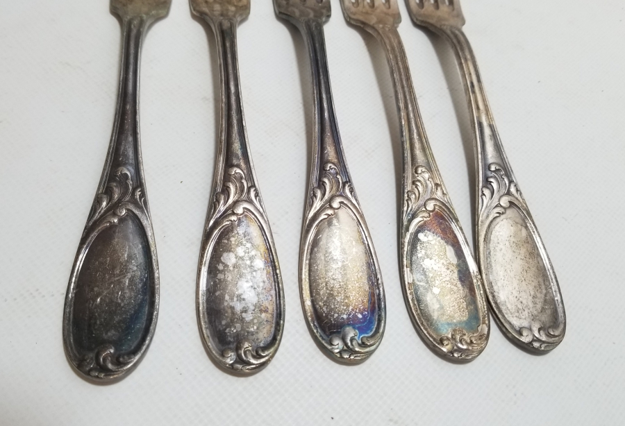 KABARTMA İŞÇİLİKLİ GÜMÜŞ KAPLAMA 5 ADET ANTİKA ÇATAL