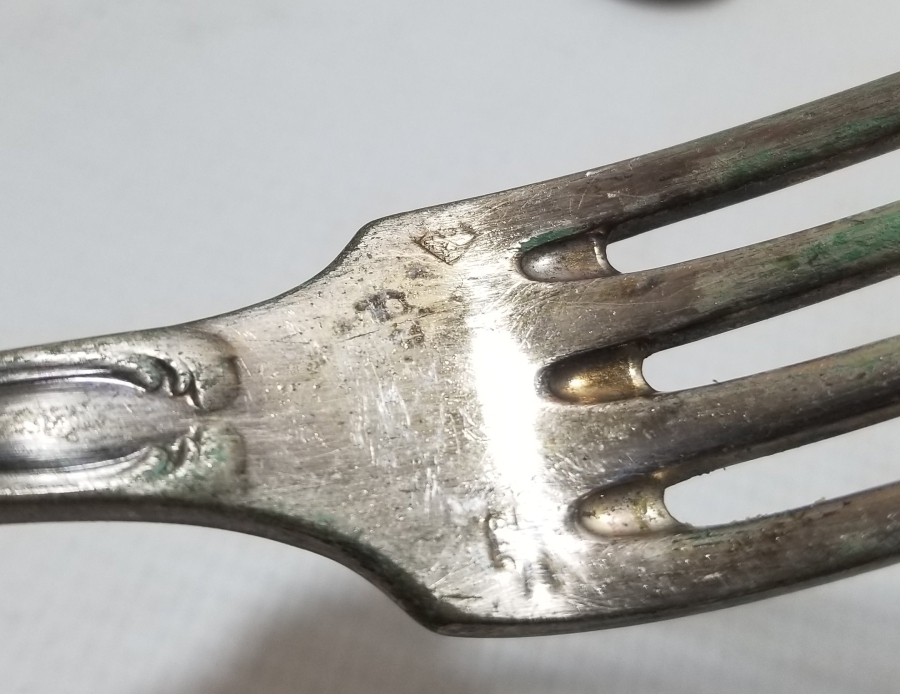 KABARTMA İŞÇİLİKLİ GÜMÜŞ KAPLAMA 5 ADET ANTİKA ÇATAL