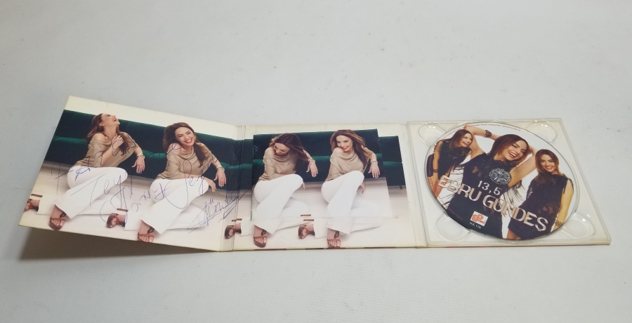 İMZALI EBRU GÜNDEŞ ALBÜMÜ