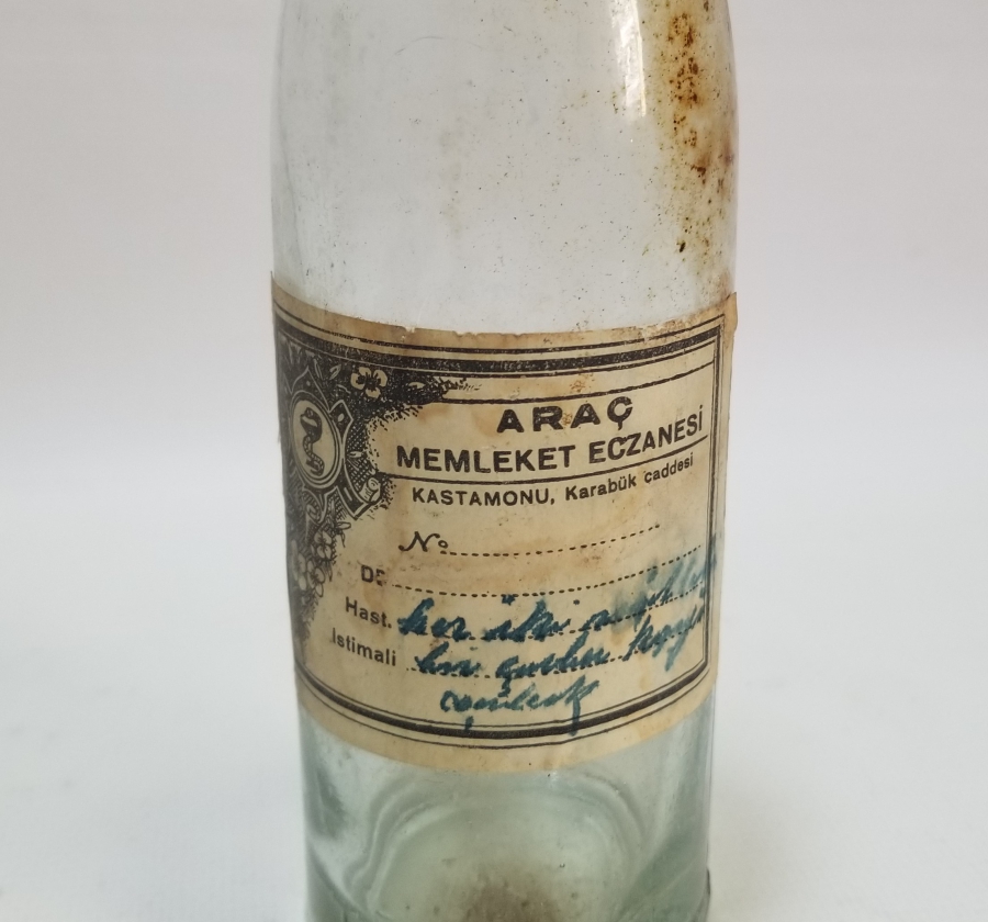 ORİJİNAL ETİKETİYLE ANTİKA ECZACI ŞİŞESİ