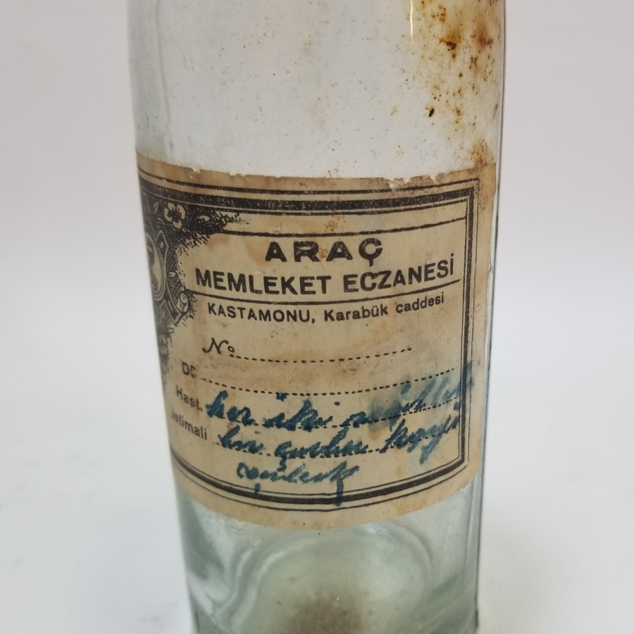ORİJİNAL ETİKETİYLE ANTİKA ECZACI ŞİŞESİ