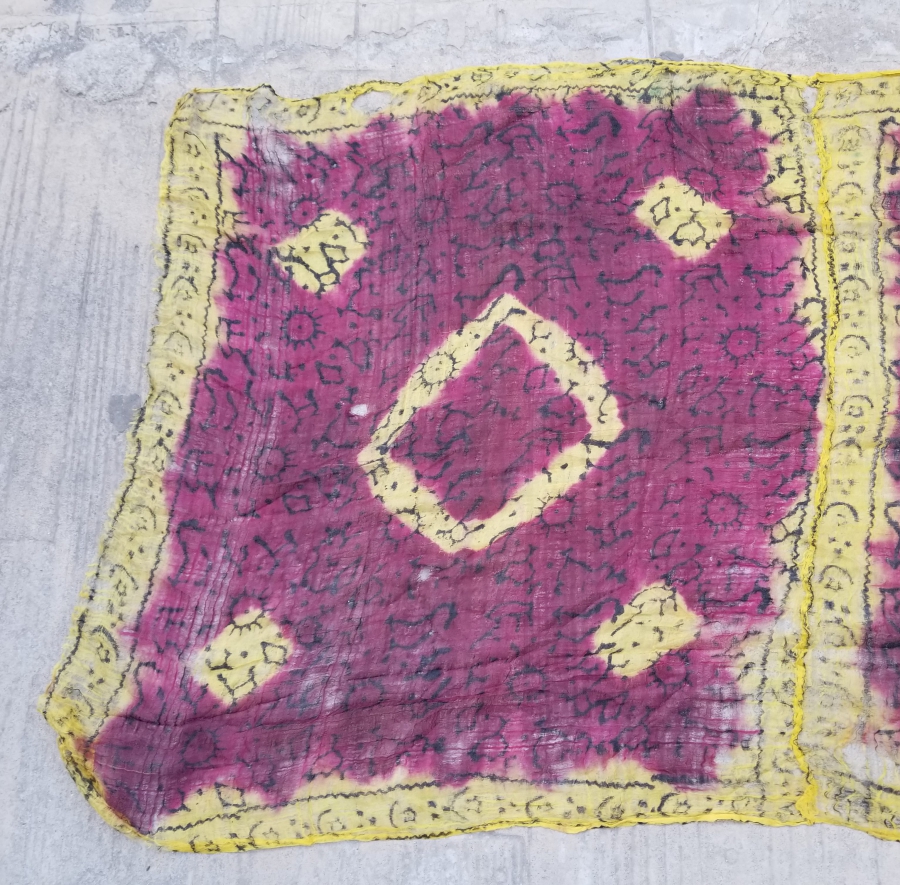 ÜZERİ AY YILDIZ FİGÜRLÜ VE KÖK BOYA İŞÇİLİKLİ OSMANLI DÖNEMİ NADİR BEŞİK ÖRTÜSÜ