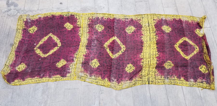 ÜZERİ AY YILDIZ FİGÜRLÜ VE KÖK BOYA İŞÇİLİKLİ OSMANLI DÖNEMİ NADİR BEŞİK ÖRTÜSÜ