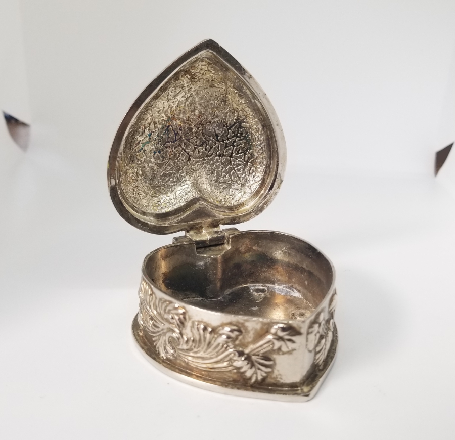 KALP FORMLU GÜMÜŞ KAPLAMA ANTİKA MÜCEVHER KUTUSU