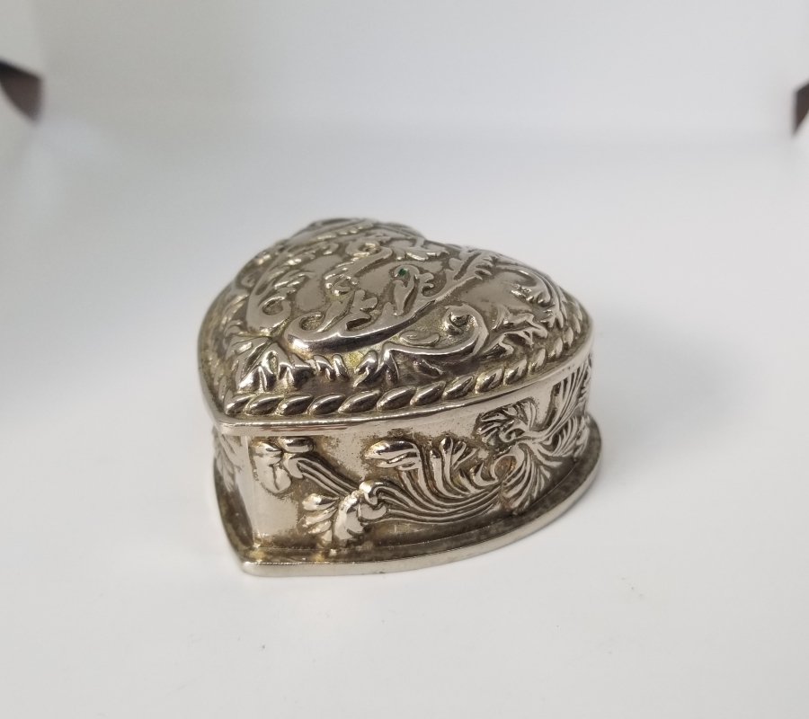 KALP FORMLU GÜMÜŞ KAPLAMA ANTİKA MÜCEVHER KUTUSU